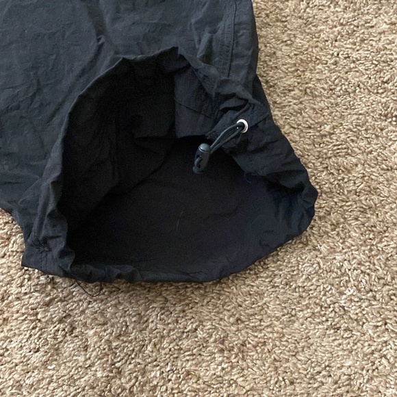 Tilly’s | NWT Black Light Weight Cargo Pants - Picture 8 of 8